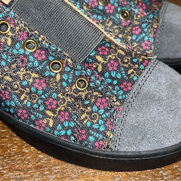 Spenco Floral Print Slip On Sneaker Shoes - Picture 4 of 9